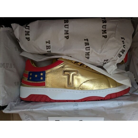 IN HAND! President Trump GOLD Limited #357/1000 Never Surrender Sneakers M9 main image 6